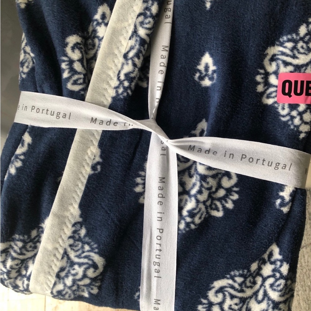 Docofil Luxury Soft Queen Navy Blue Blanket Cotton Blend Portugal Reversible New